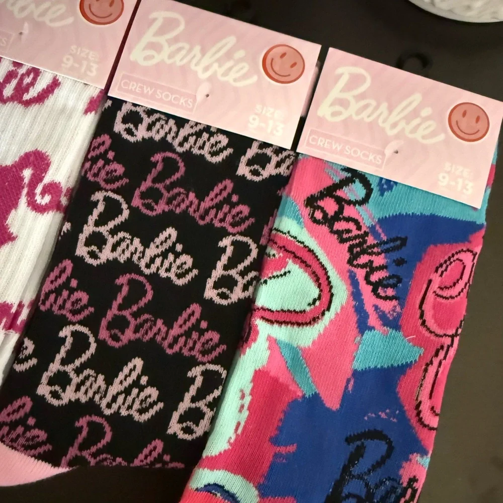 🆕🧦 BARBIE LIMITED EDITION 4-PIECE CREW SOCK COLLECTION. BRAND NEW WITH TAGS!